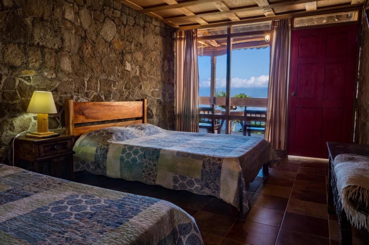 Hotel Terrazas Del Lago San Antonio Palopó Exteriör bild