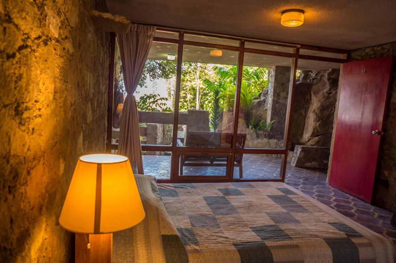 Hotel Terrazas Del Lago San Antonio Palopó Exteriör bild