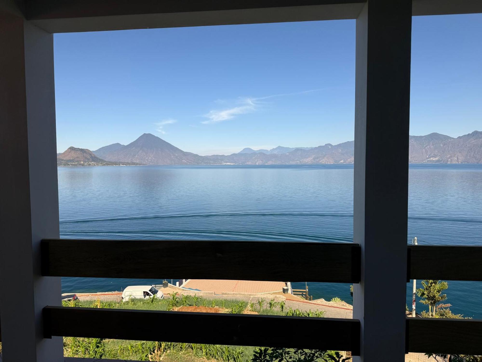 Hotel Terrazas Del Lago San Antonio Palopó Exteriör bild