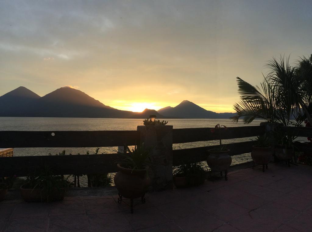 Hotel Terrazas Del Lago San Antonio Palopó Exteriör bild
